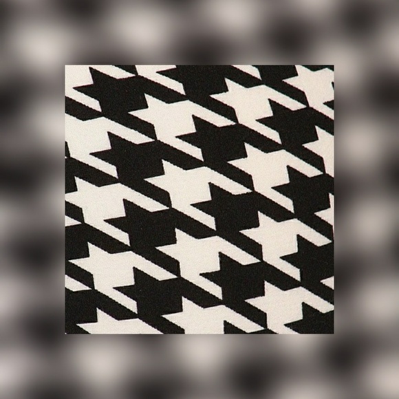 Buttery Soft Houndstooth Leggings - Picture 7 of 8